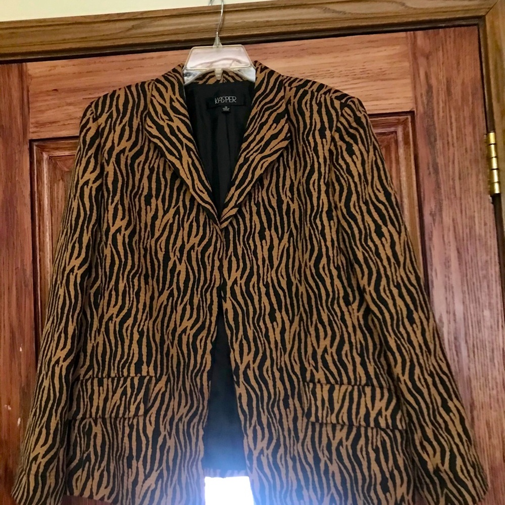 Kasper Brown and Black Animal Print Blazer